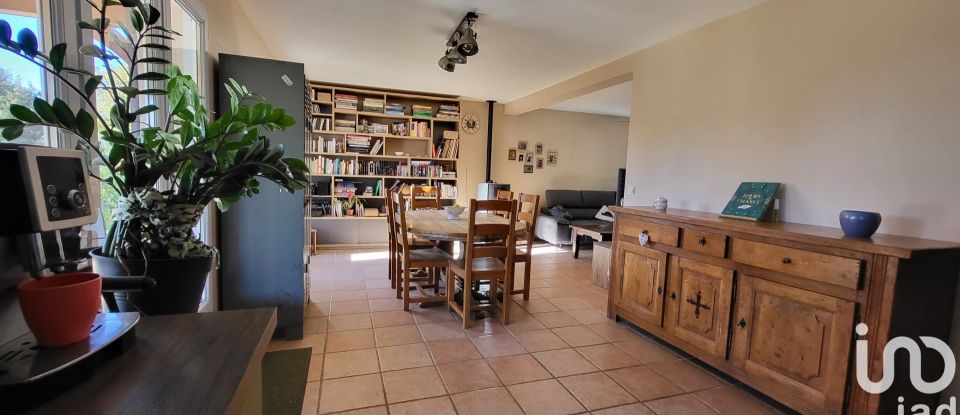 House 6 rooms of 138 m² in Seillons-Source-d'Argens (83470)