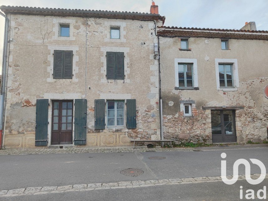 House 4 rooms of 71 m² in Manot (16500)