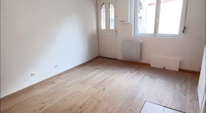 Maison 3 pièces de 33 m² à Petite-Forêt (59494)