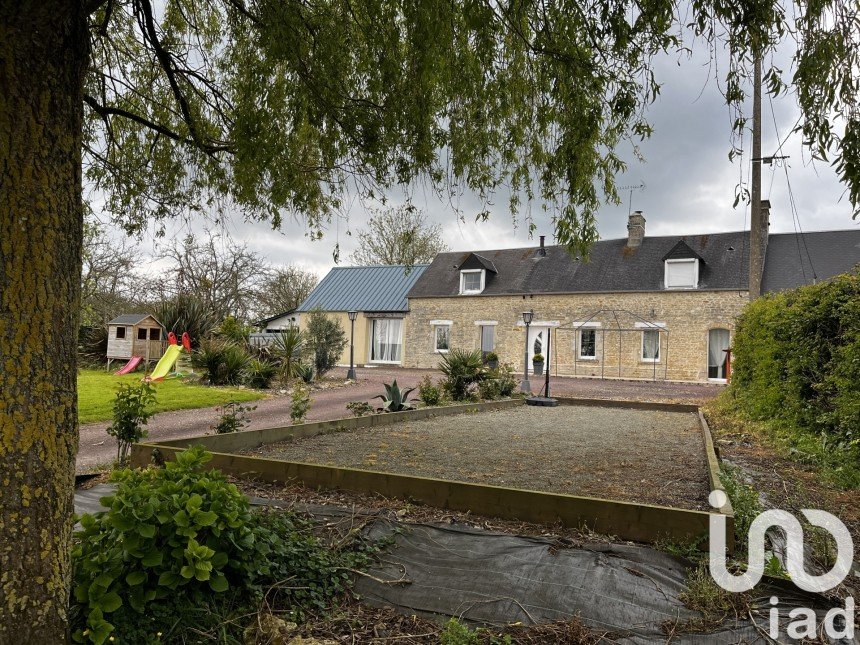 Country house 8 rooms of 170 m² in Sainte-Mère-Eglise (50480)