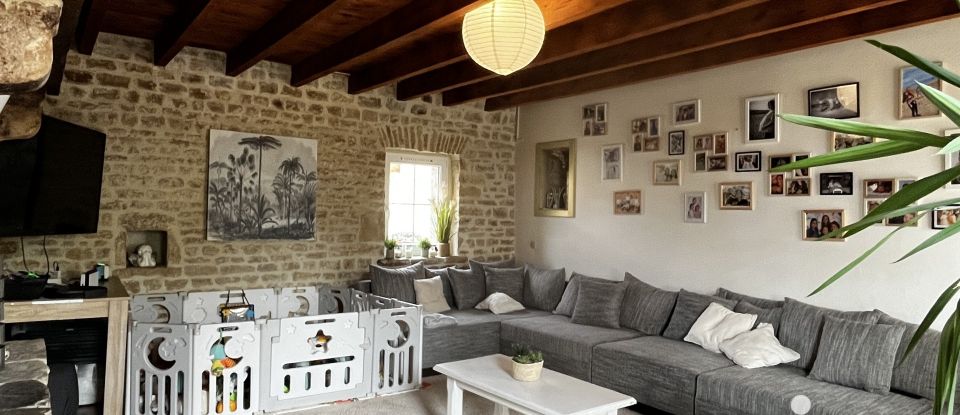 Country house 8 rooms of 170 m² in Sainte-Mère-Eglise (50480)