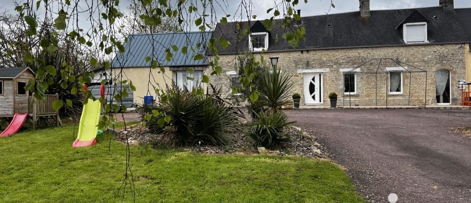 Country house 8 rooms of 170 m² in Sainte-Mère-Eglise (50480)