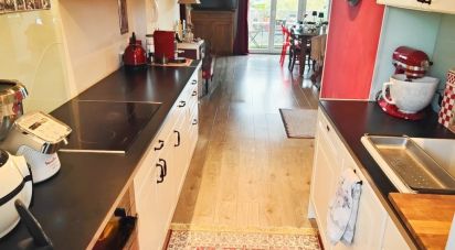 Appartement 3 pièces de 68 m² à Marseille (13008)