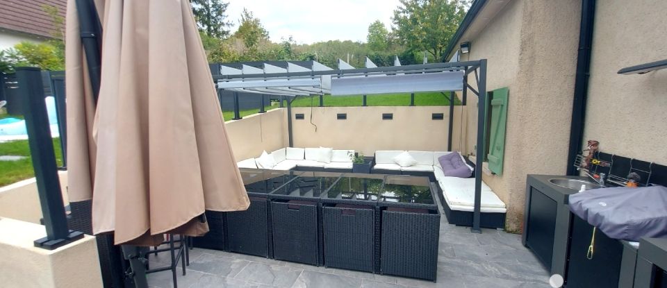 Maison 8 pièces de 150 m² à Nézel (78410)