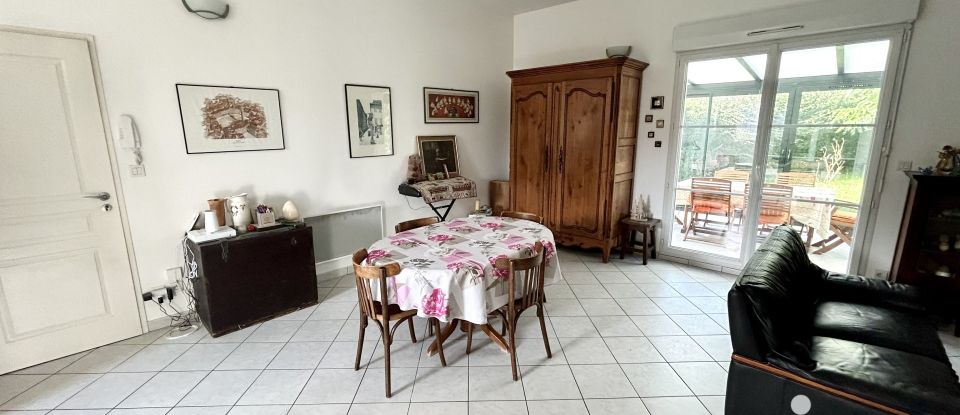 House 4 rooms of 100 m² in Chanceaux-sur-Choisille (37390)