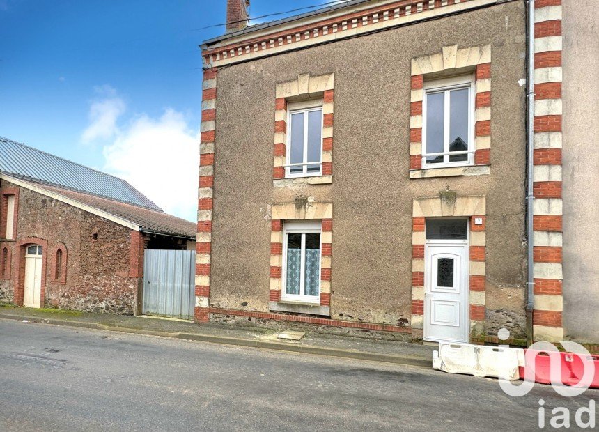 Maison traditionnelle 4 pièces de 76 m² à Mauges-sur-Loire (49410)