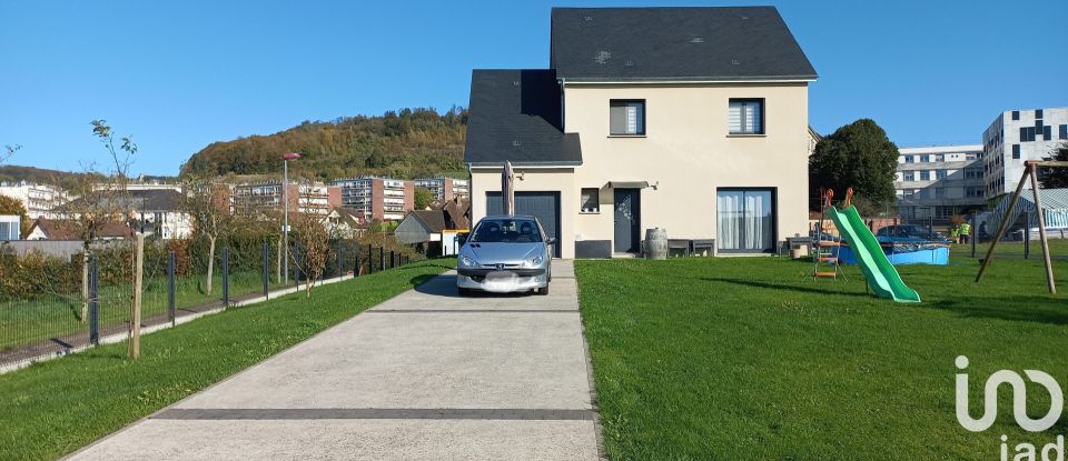 Maison 6 pièces de 105 m² à Neufchâtel-en-Bray (76270)