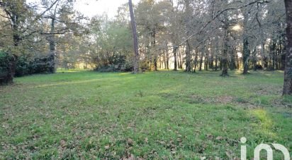 Terrain de 8 535 m² à Saint-Denis-de-Pile (33910)