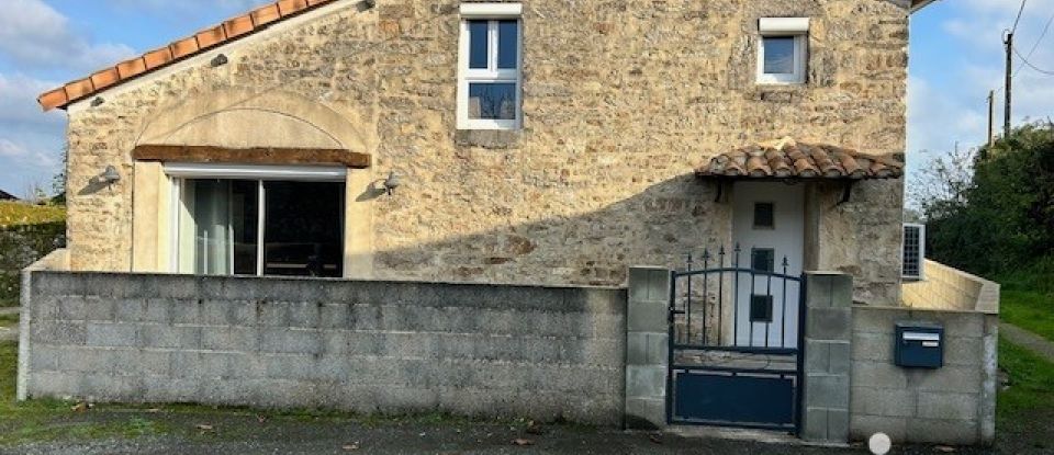 Maison 5 pièces de 131 m² à La Chapelle-Bertrand (79200)