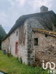 Ferme 3 pièces de 65 m² à Chamboret (87140)