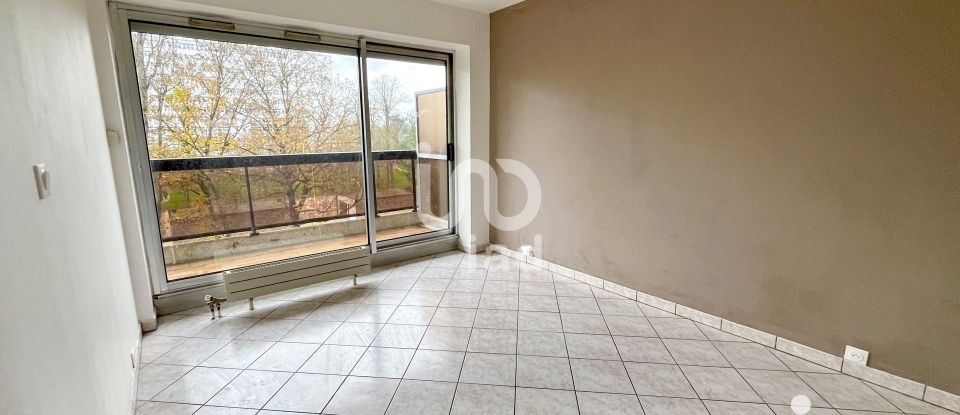 Appartement 3 pièces de 64 m² à Évry (91000)