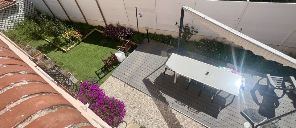 House 4 rooms of 128 m² in Six-Fours-les-Plages (83140)