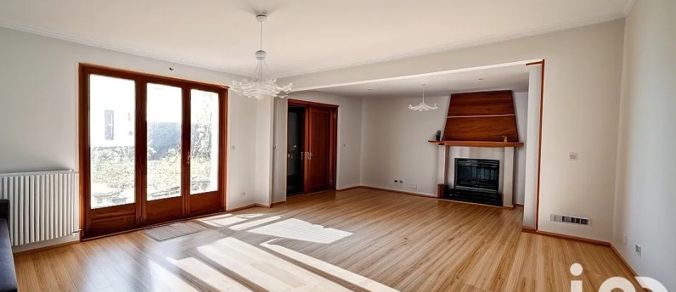 Maison traditionnelle 5 pièces de 136 m² à Clamart (92140)