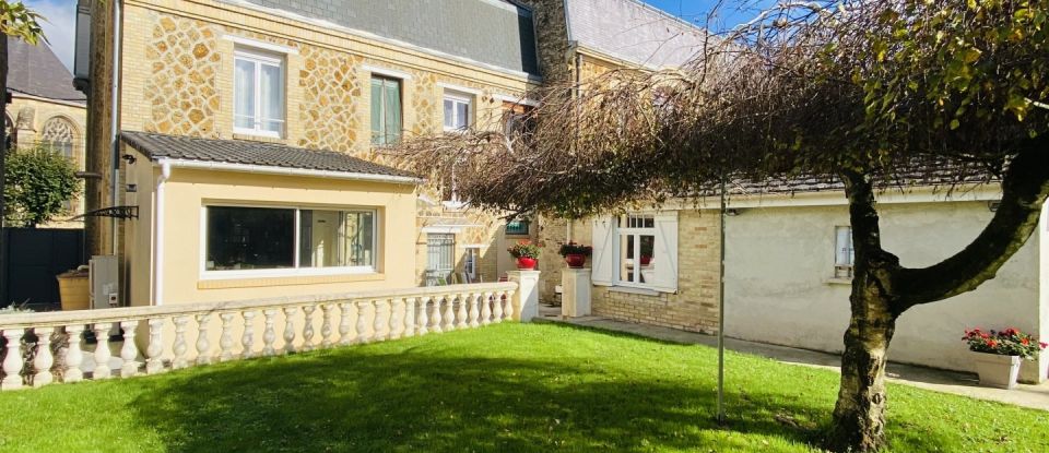 Maison 6 pièces de 167 m² à Attigny (08130)