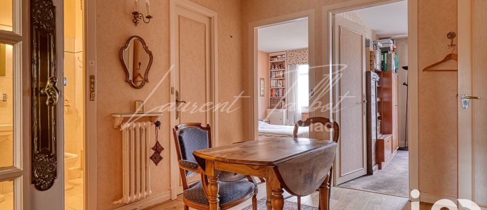 Appartement 7 pièces de 136 m² à Ville-d'Avray (92410)