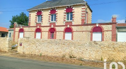 Maison 5 pièces de 130 m² à Saint-Léger-de-Montbrun (79100)