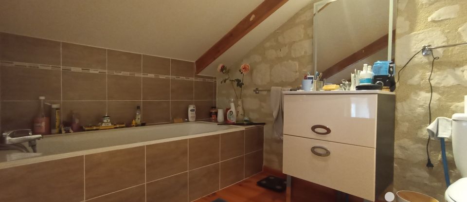 Traditional house 8 rooms of 215 m² in Chinon (37500)