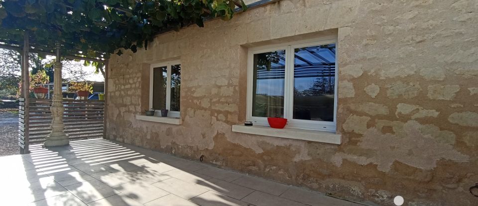 Traditional house 8 rooms of 215 m² in Chinon (37500)