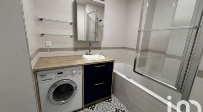 Appartement 5 pièces de 94 m² à Paris (75016)