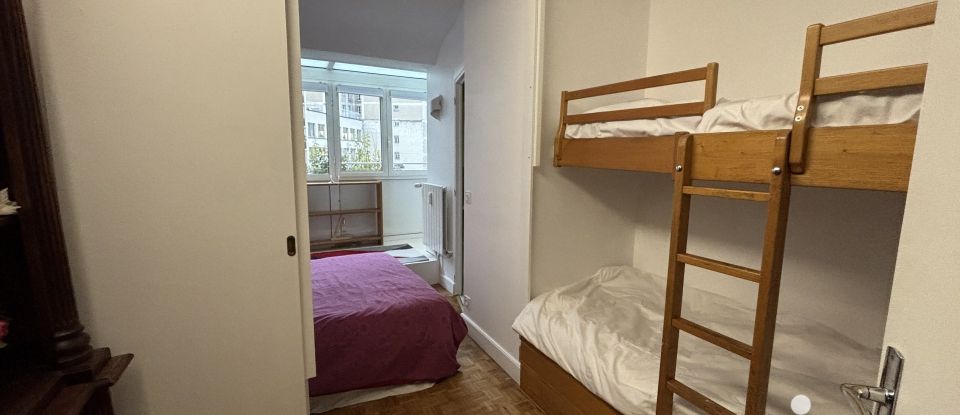 Appartement 5 pièces de 94 m² à Paris (75016)