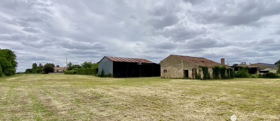 Longère 3 pièces de 100 m² à Petosse (85570)