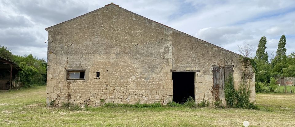 Longère 3 pièces de 100 m² à Petosse (85570)