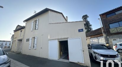 Maison traditionnelle 5 pièces de 72 m² à Montlieu-la-Garde (17210)