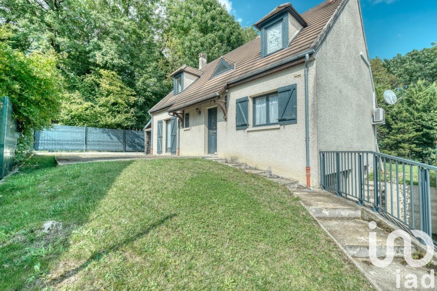 Maison traditionnelle 6 pièces de 135 m² à Crégy-lès-Meaux (77124)