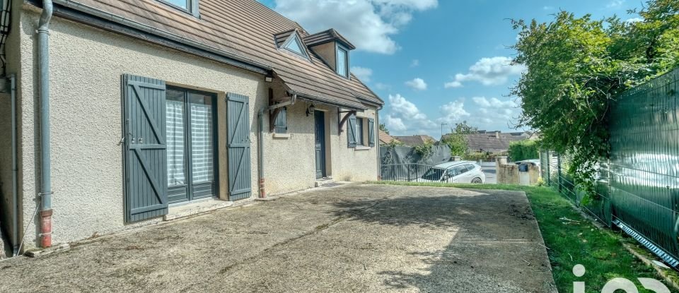 Maison traditionnelle 6 pièces de 135 m² à Crégy-lès-Meaux (77124)