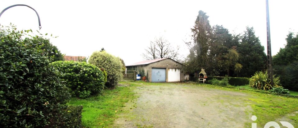 Maison de campagne 3 pièces de 58 m² à Grandparigny (50600)