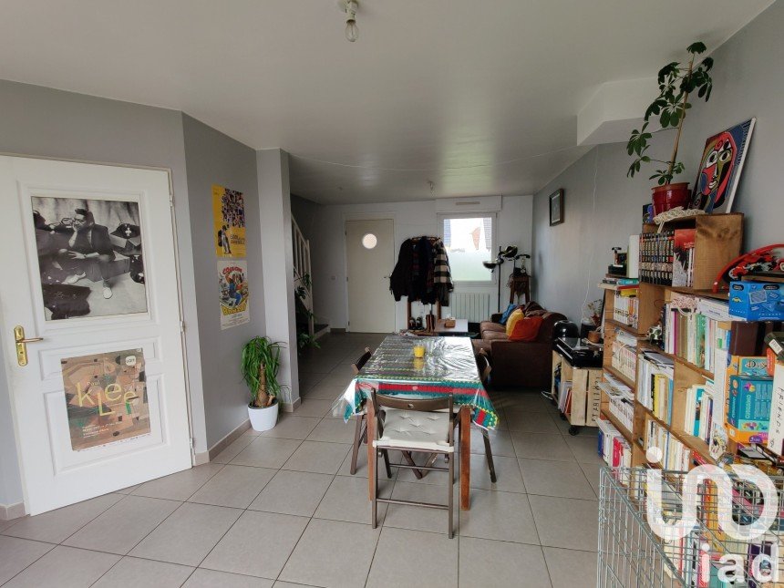 Traditional house 4 rooms of 70 m² in Vendin-le-Vieil (62880)