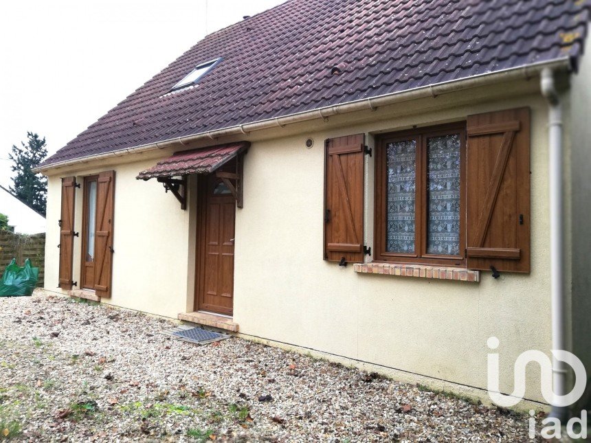 Maison traditionnelle 7 pièces de 110 m² à Mévoisins (28130)