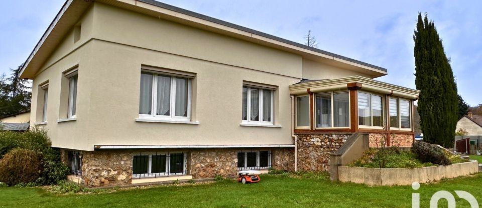 House 5 rooms of 117 m² in Beaumont-le-Roger (27170)