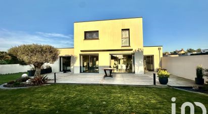 Maison d’architecte 6 pièces de 137 m² à Saint-Pair-sur-Mer (50380)