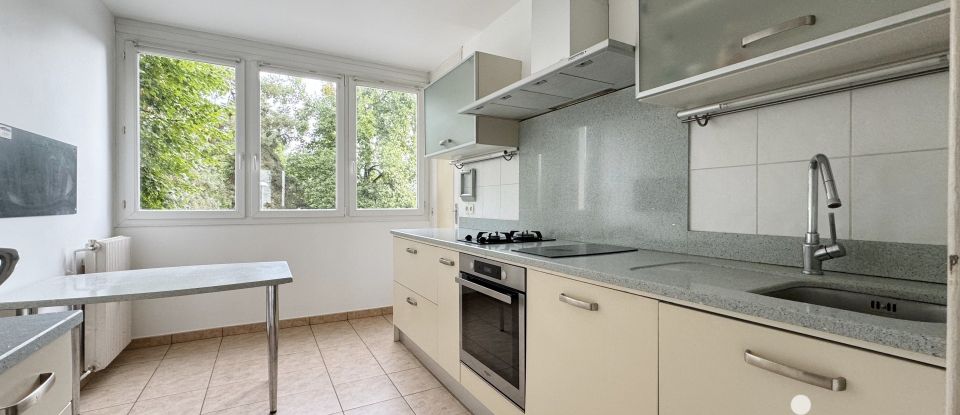 Appartement 5 pièces de 90 m² à Pau (64000)