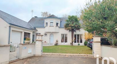 House 8 rooms of 240 m² in Saint-Jean-le-Blanc (45650)