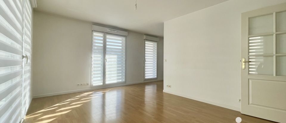 Apartment 3 rooms of 63 m² in Ermont (95120)