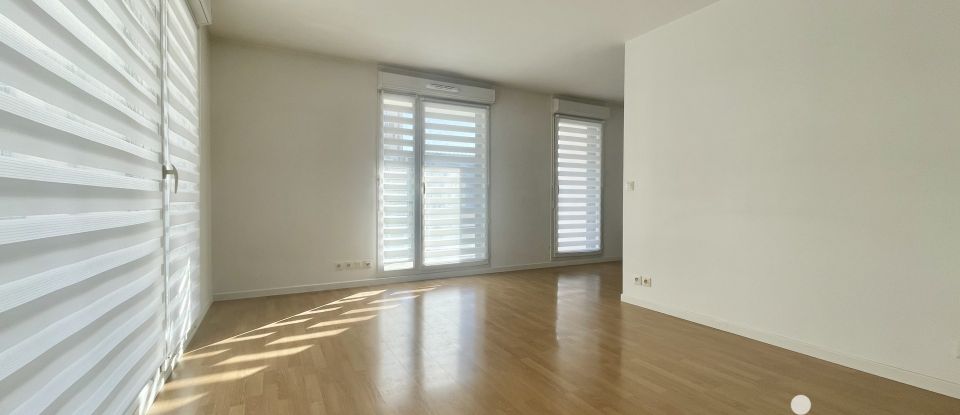 Apartment 3 rooms of 63 m² in Ermont (95120)