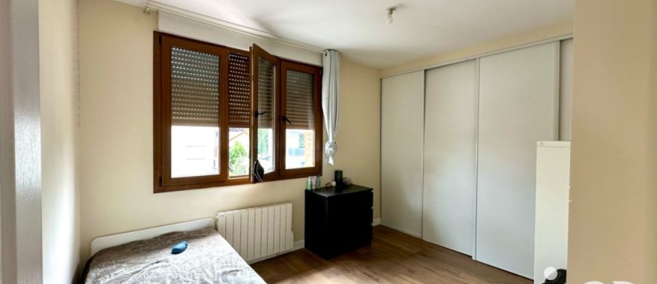 House 8 rooms of 210 m² in Rueil-Malmaison (92500)