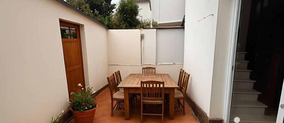 House 4 rooms of 70 m² in Villemomble (93250)