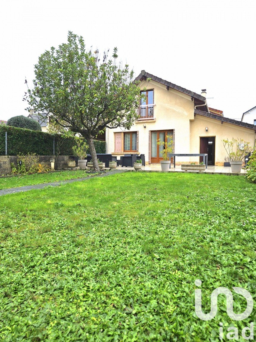 House 5 rooms of 113 m² in Gagny (93220)