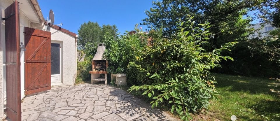 Maison traditionnelle 5 pièces de 90 m² à Montigny-le-Bretonneux (78180)