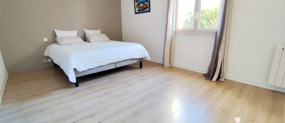 Maison 7 pièces de 200 m² à Cournon-d'Auvergne (63800)