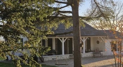 Maison 9 pièces de 155 m² à Saint-Aubin-de-Cadelech (24500)