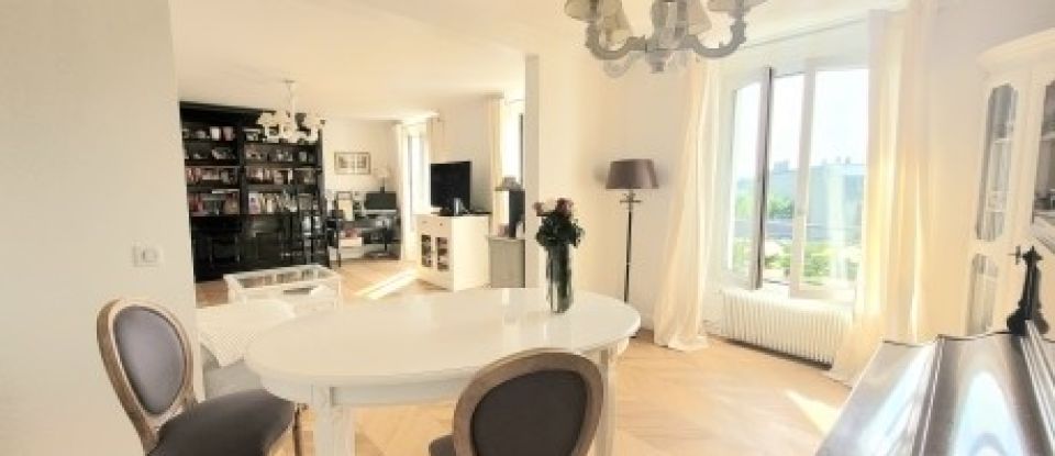 Apartment 5 rooms of 108 m² in Versailles (78000)