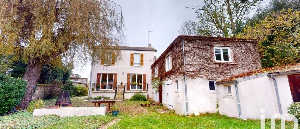 Maison traditionnelle 5 pièces de 160 m² à Vaux-le-Pénil (77000)