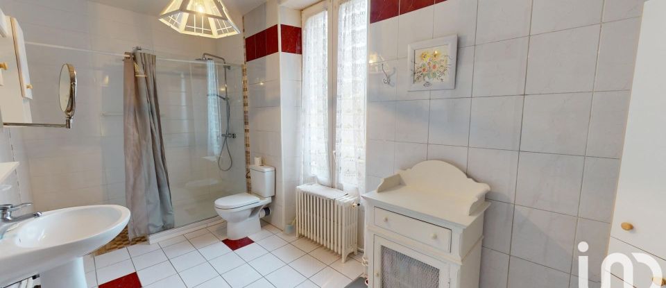 Maison traditionnelle 5 pièces de 160 m² à Vaux-le-Pénil (77000)