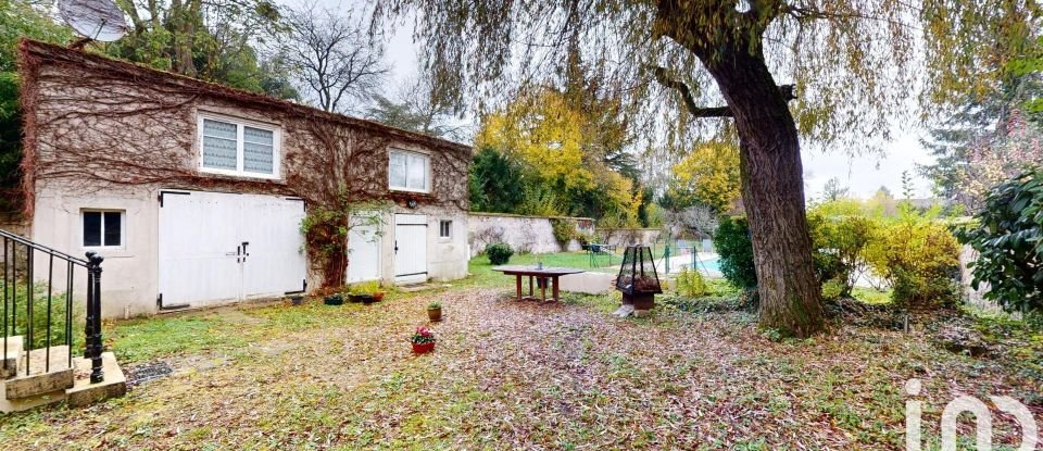 Maison traditionnelle 5 pièces de 160 m² à Vaux-le-Pénil (77000)