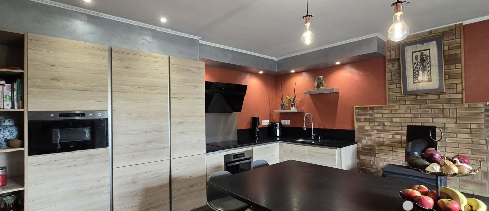 Maison 5 pièces de 123 m² à Moustéru (22200)