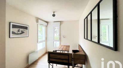 Appartement 3 pièces de 65 m² à Paris (75020)